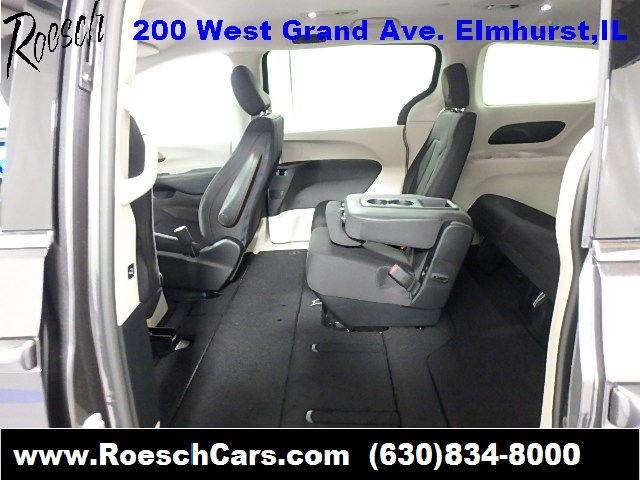 2017 Chrysler Pacifica Touring 4dr Mini-Van